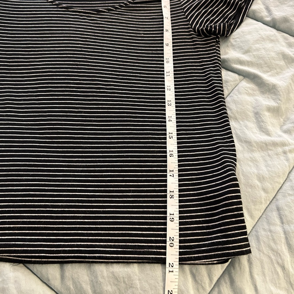American Eagle Outfitters Black and White Striped Tee - Picture 3 of 4
